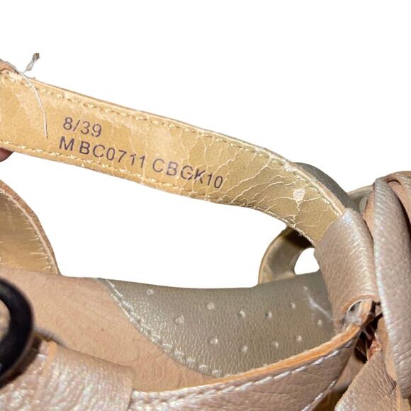 BOC Born Concepts Women's Champagne Leather T-Strap Flower Heeled Sandals Size 8 - Picture 8 of 8